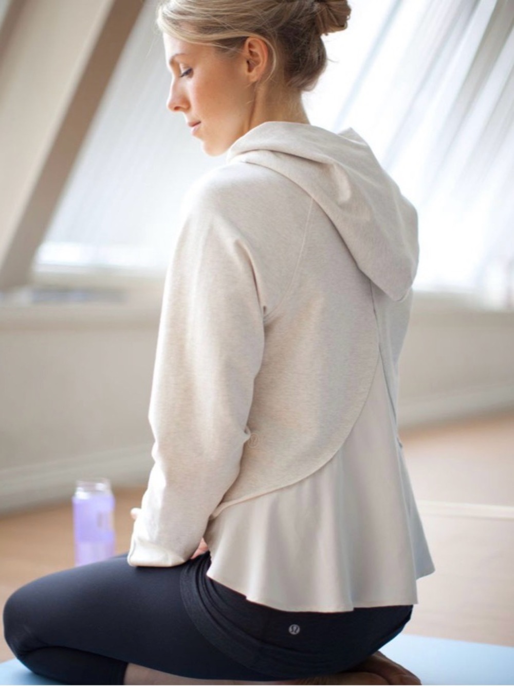LULULEMON EUC PULL ME OVER HOODIE/ Heathered polar cream